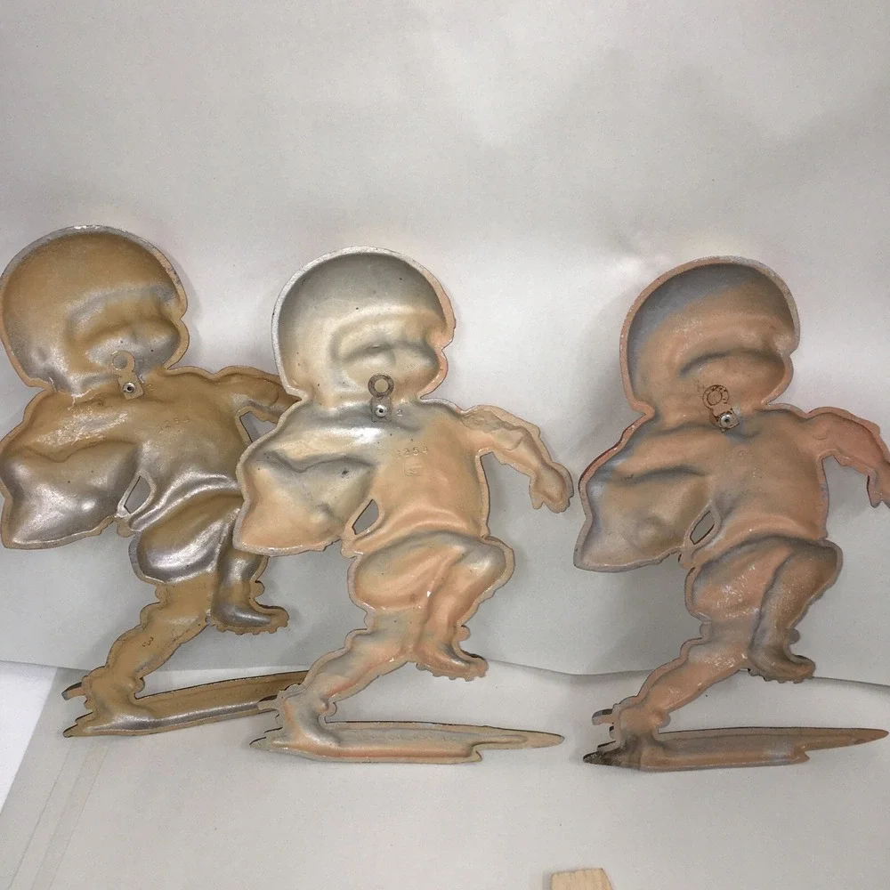 Set of 3- 1970s VTG  HOMCO FOOTBALL Player Metal Wall Hangers Plaques USA Sports